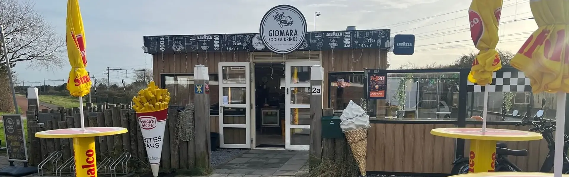 Cafetaria Giomara Cafetaria Giomara aan de Tollensstraat 2a in Zandvoort